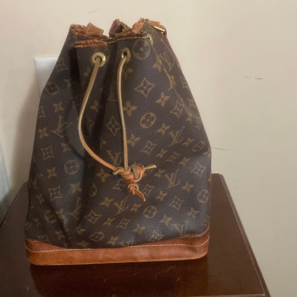 Authentic vintage Louis Vuitton bucket bag